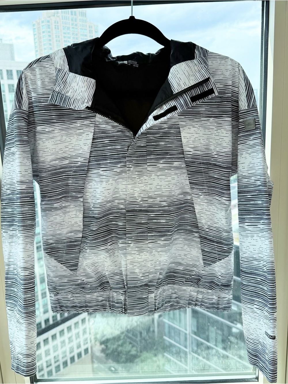EUC Girls’ The North Face Black & White Striped Hooded Rain Jacket ~ L (14/16)